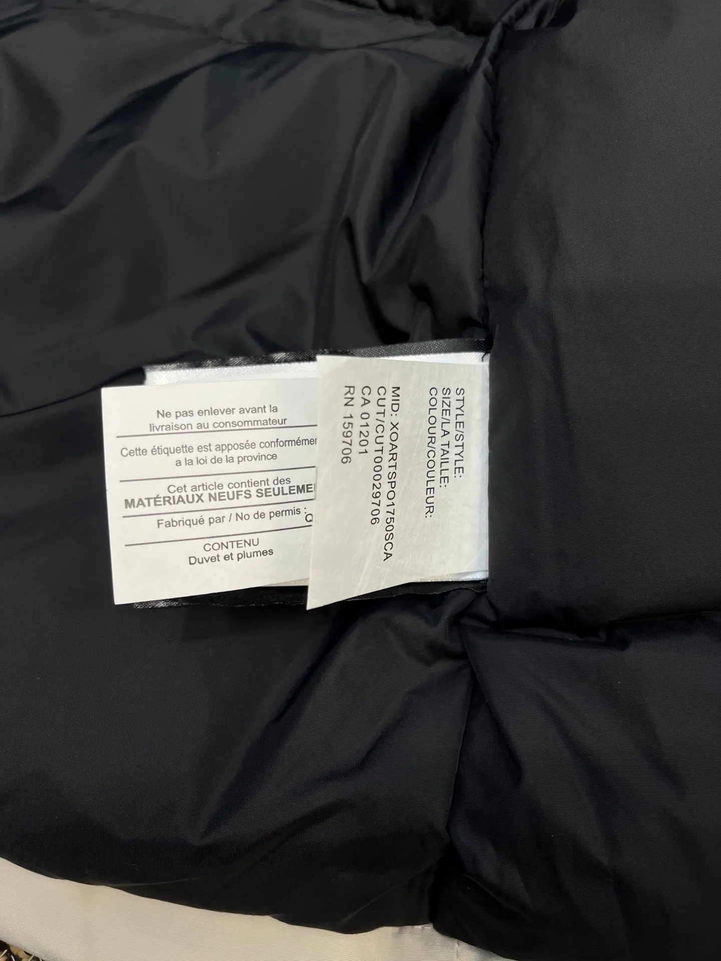P840 Canada Goose Canada Goose #Expedition03 Parker, a treasure of Canadian origin! Limited supply worldwide! Canada Goose Model 03 is a top-notch couple model. The polar cold-proof outdoor series fur collar detachable hooded parka down jacket is the first Goose in 2024. I hope my friends will like it. Peak quality. I hope everyone can identify it together! The most popular cool items of the Big Goose family in 2024 are online. The same popular product of Yi Yang Qianxi is said to be a joint limited edition Big Goose that cannot be bought in autumn and winter. If you dislike the sameness of the Big Goose in the past, then this model will definitely give you a different experience! This year's most powerful couple's collection for autumn and winter is online, a top-notch luxurious ready-to-wear style, paired with an outdoor warm down jacket with great style and charm! The most standard and classic items of the Daye family in the past two years are equipped with unique reflective stripes for embellishment, which further shows the high-end fashion performance effect. With the embellishment of hardware buckles, it has excellent performance effect. The upper body is clean, simple and elegant, even for urban leisure. It is suitable for various occasions. Designed with large pockets, this model has a large capacity and is equipped with reflective stripes, making it safer at night. It is suitable for various adventure activities. It is made of windproof and waterproof technical materials. The interior is filled with full white duck down, which is absolutely cold-proof and warm. It also has a stand-up collar design and fine fluff at the collar, with meticulous attention to detail! The charm of this model is also more spiritual, and the upper body has more temperament and specifications. It perfectly shows the ultra-high standard of fashionable performance of this model, integrating outdoor and life, and you can even create high-street wear! The most pinnacle limited-edition goose that we have presented so far, both in terms of design and detailed materials, it is completely outstanding. The grand and evergreen version design is matched with cool reflective elements. The overall appearance can be said to be quite high, and it has that kind of powerful outdoor performance! It combines high-end casual attributes with high-street style. It is high-grade, domineering, warm, and beautiful. The visibility of the upper body is quite strong, and the configuration of the owl element is highly brand-recognizable. It fully complements the overall brand performance and visual effects, and also has the high-end sense of fashion and fashionable performance. It is a must-buy product because it is the most awesome down brand on the planet and one of Canada's three national treasure brands. It is also a sentimental down luxury brand. In the field of polar cold-proof clothing, Goose has made an irreplaceable contribution... Size: xs s m l xl